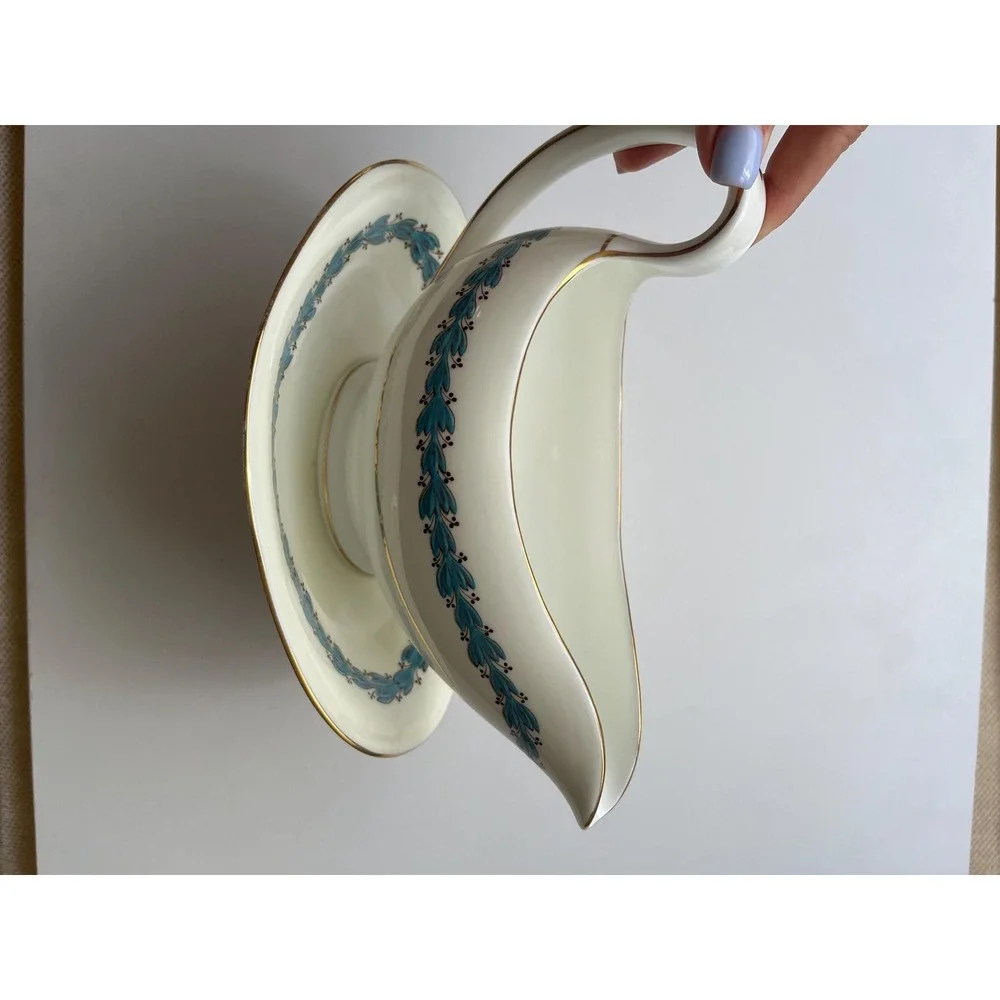 Wedgwood Appledore Gravy boat W/attached underplate Pattern, fine bone china